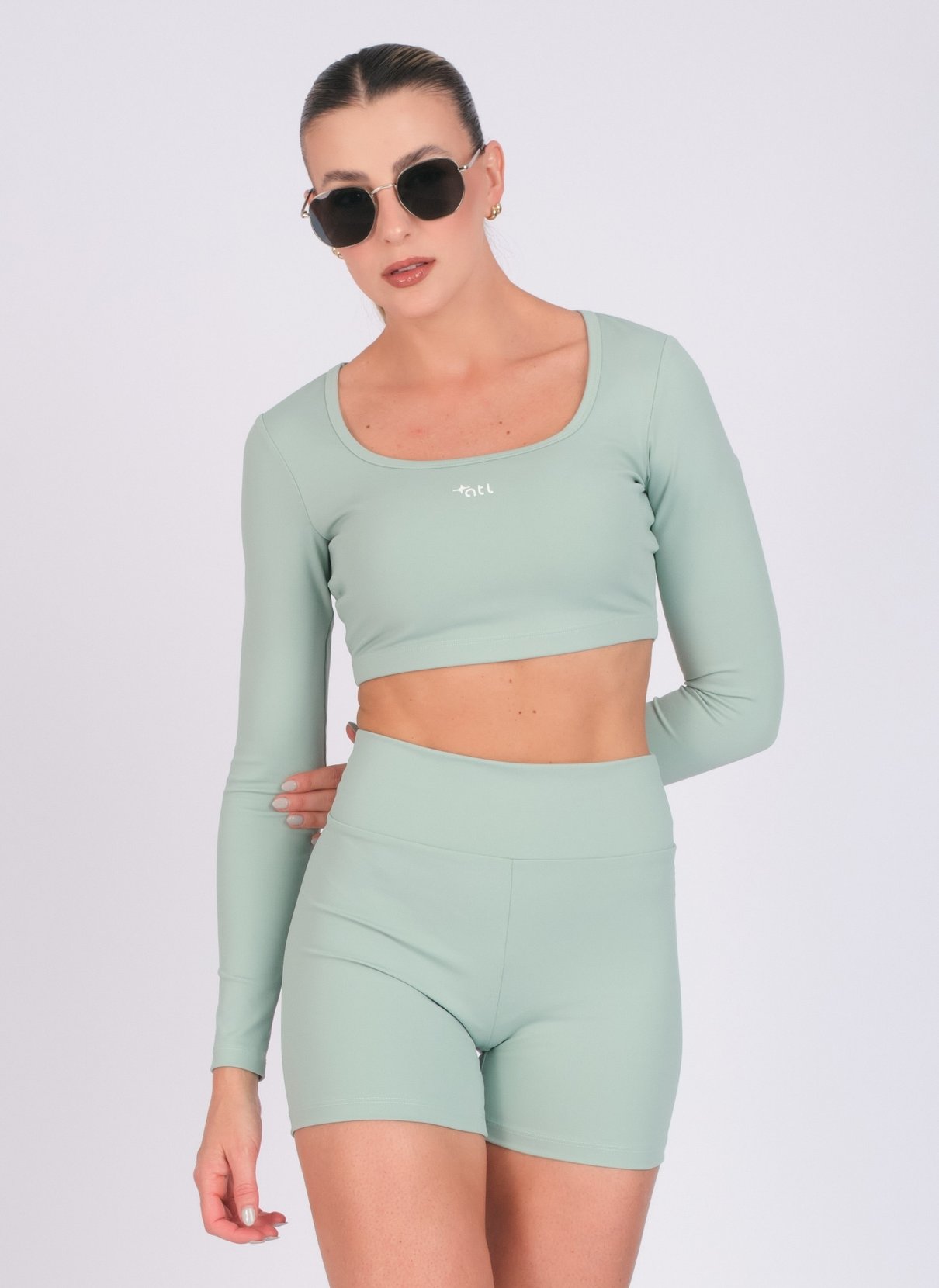 16 shorts medio basic movimento